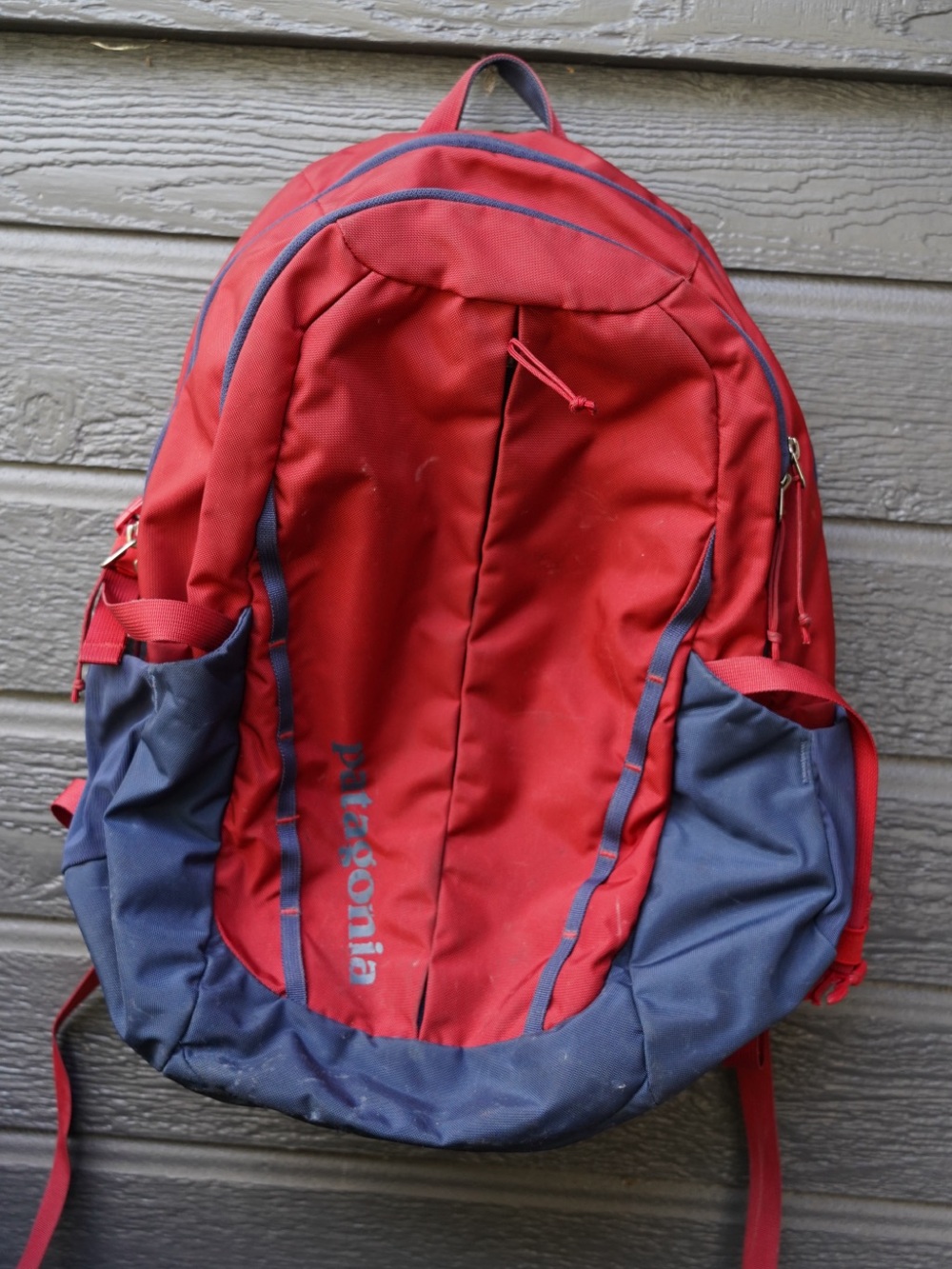 Patagonia Refugio 28L Backpack Day Pack Computer Bag Outdoor Red Hiking Hike